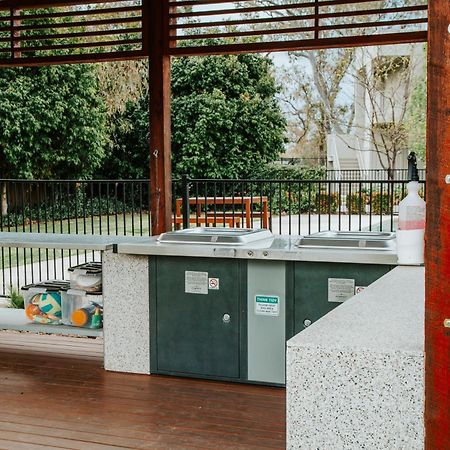 Nagambie Waterfront Motel Ngoại thất bức ảnh