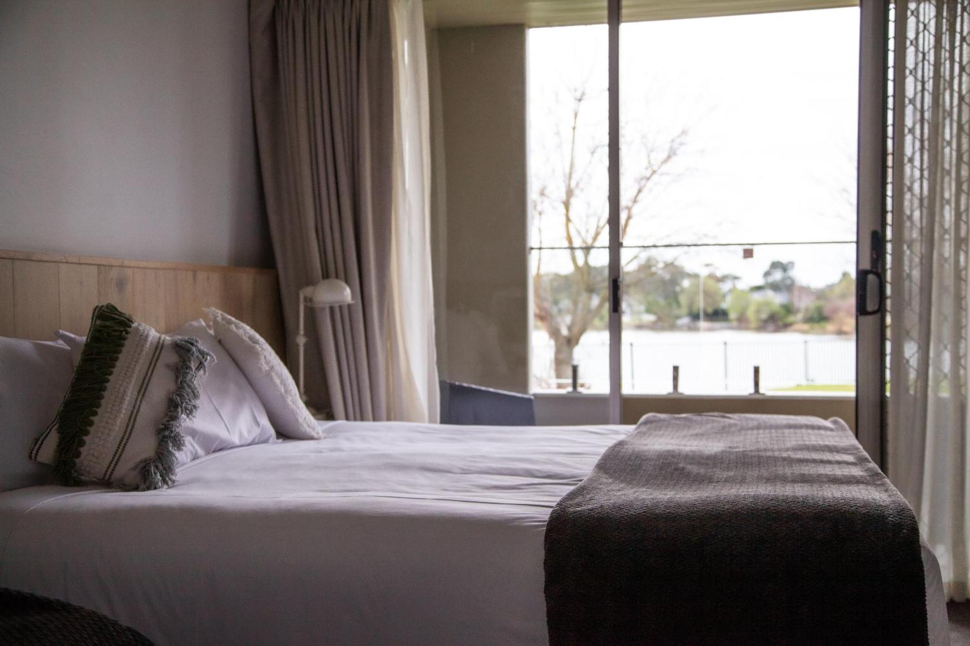 Nagambie Waterfront Motel Ngoại thất bức ảnh