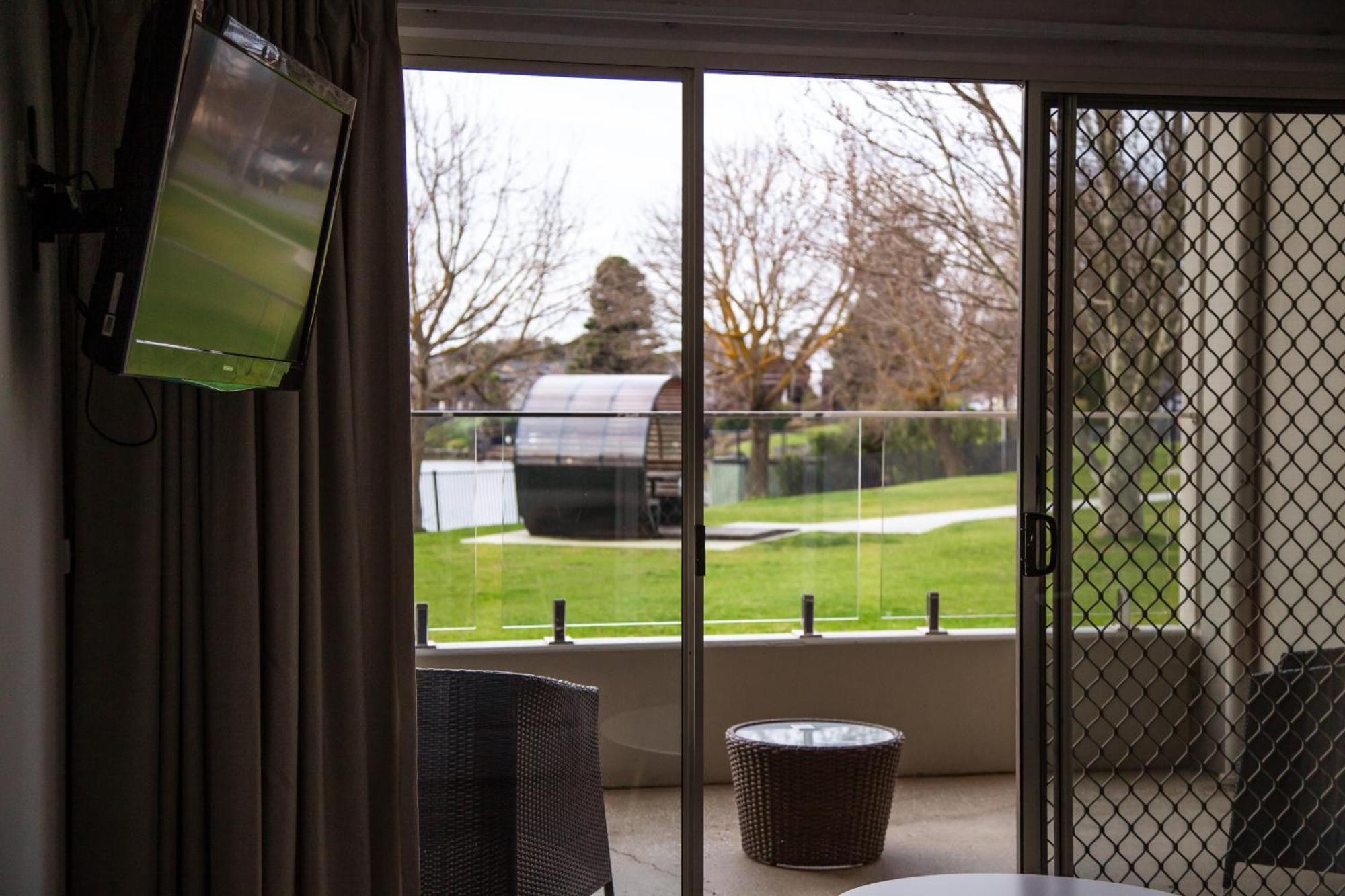 Nagambie Waterfront Motel Ngoại thất bức ảnh
